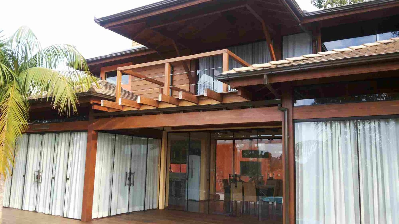 Construtora em Imbituba: Casa de madeira nobre