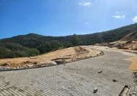 Ruas pavimentadas em obras no loteamento — Loteamento Bella Vista