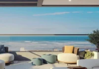Varanda ampla com vista para o mar — Villa del Mar